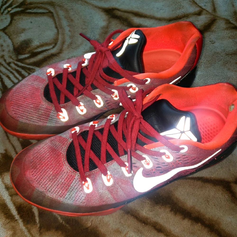 *SOLD*Nike Air Kobe 9 Deep Garnet